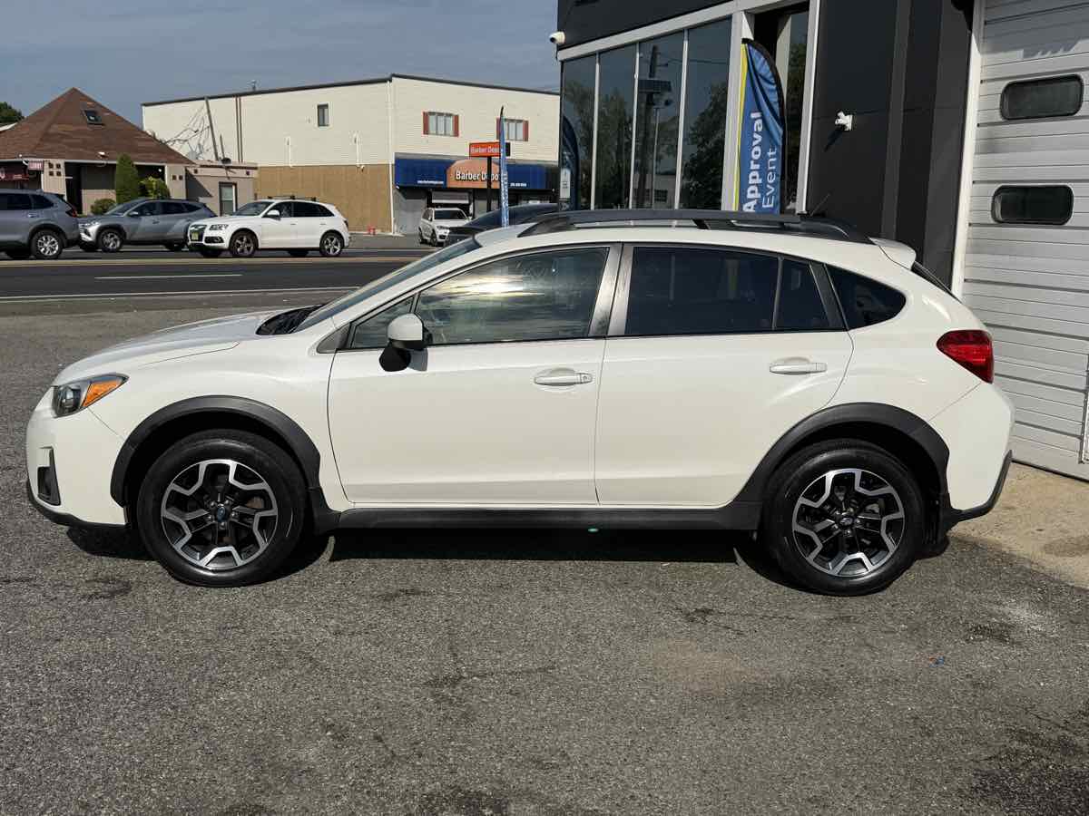 Photo 2 of this Subaru Crosstrek