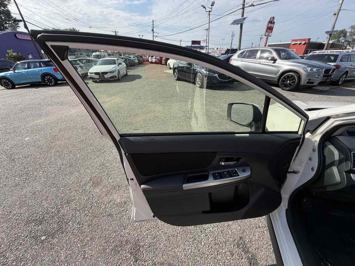 Photo 10 of this Subaru Crosstrek