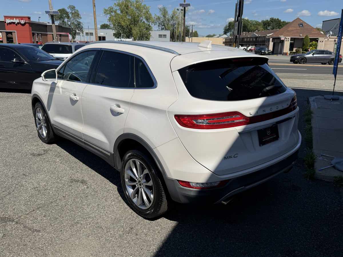 Photo 3 of this Lincoln MKC