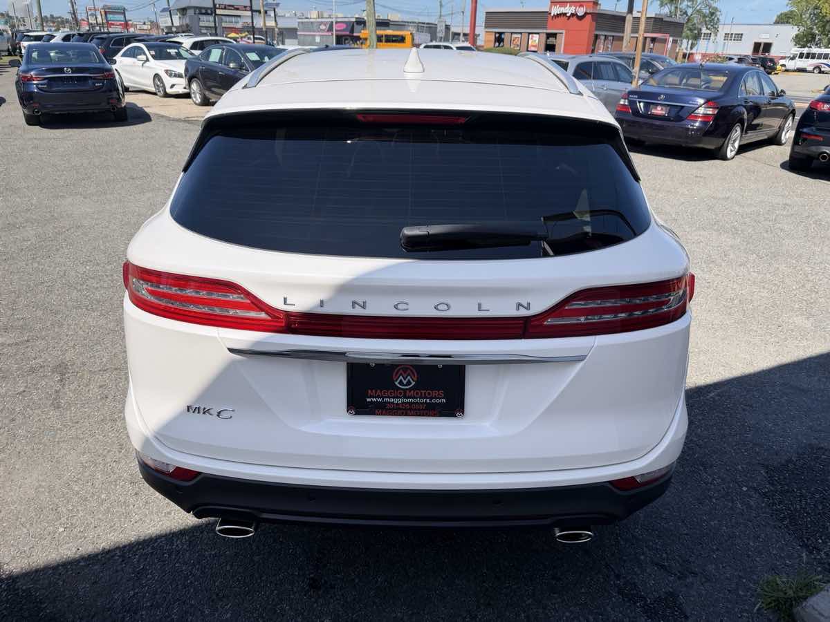 Photo 4 of this Lincoln MKC