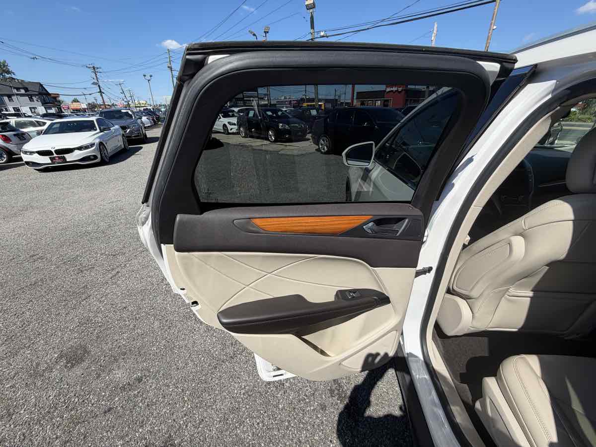 Photo 11 of this Lincoln MKC