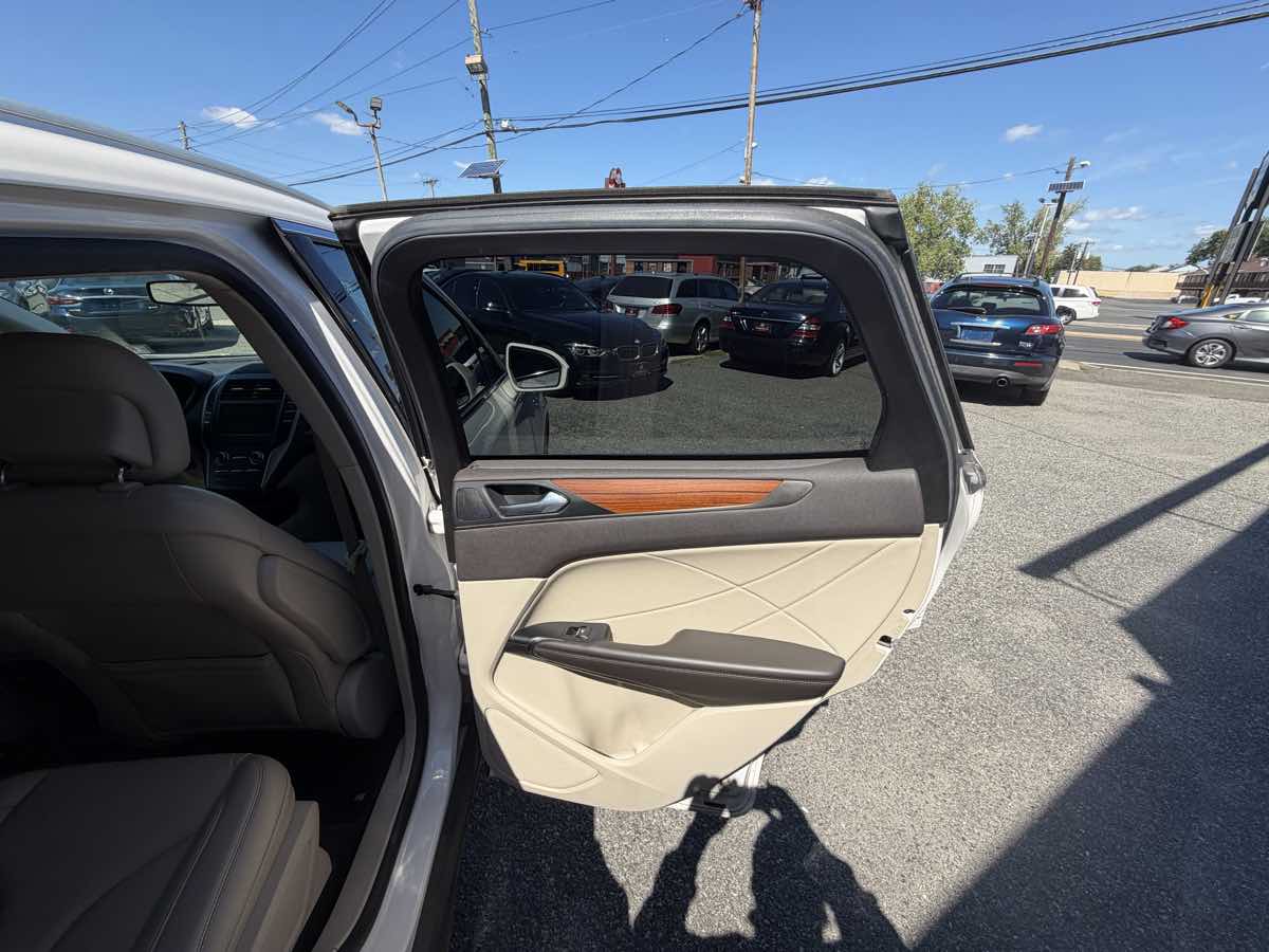 Photo 14 of this Lincoln MKC