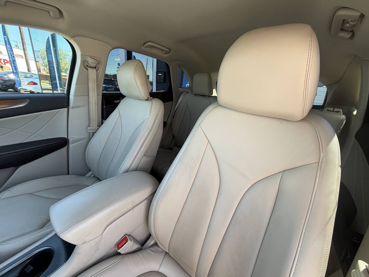 Photo 23 of this Lincoln MKC
