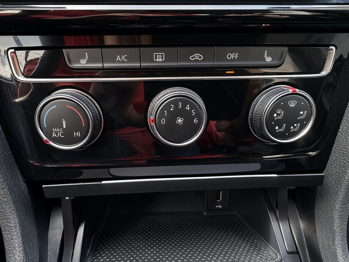 Photo 20 of this Volkswagen Golf GTI