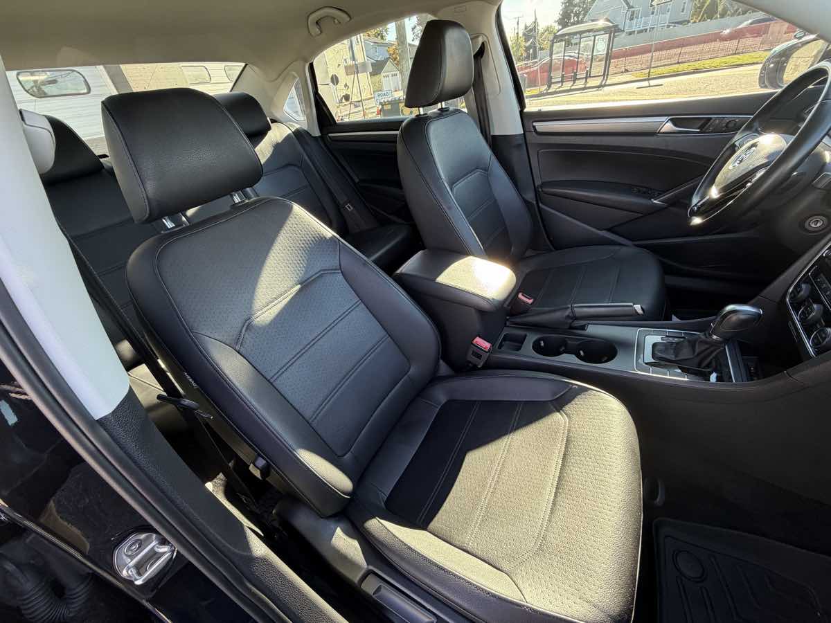 Photo 16 of this Volkswagen Passat
