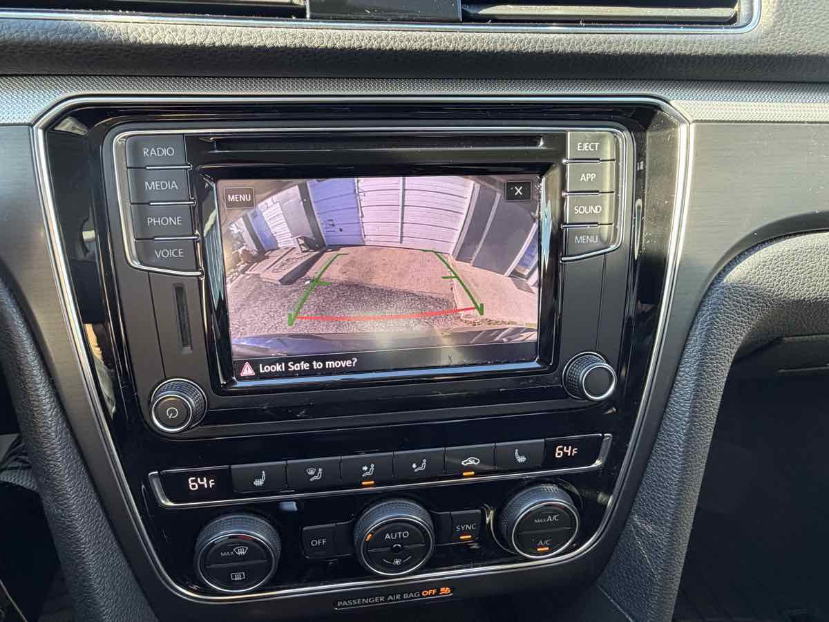 Photo 21 of this Volkswagen Passat