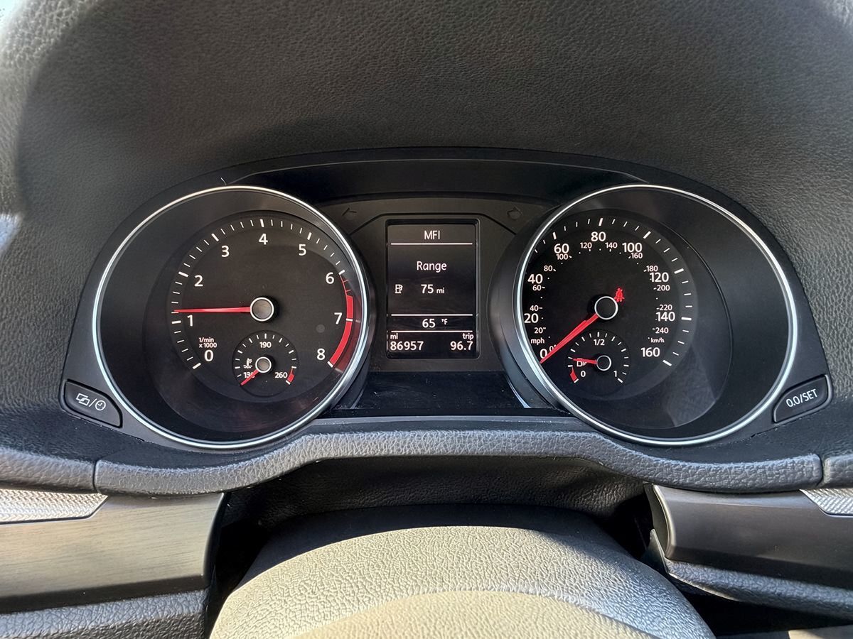Photo 19 of this Volkswagen Passat