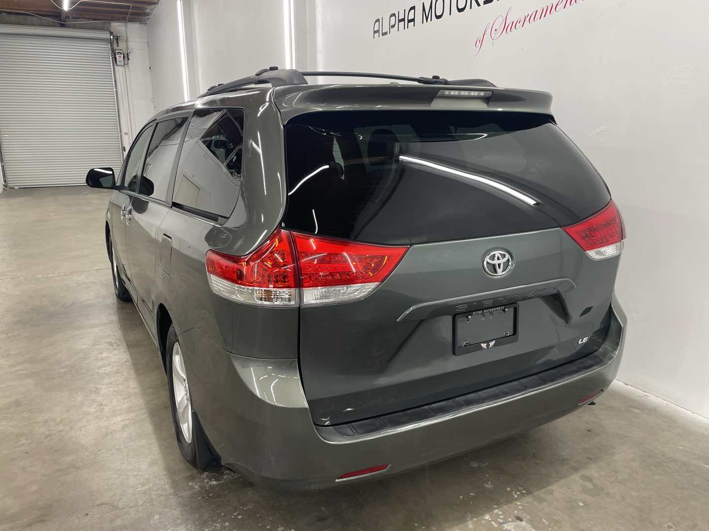 2013 Toyota Sienna LE - Photo 4