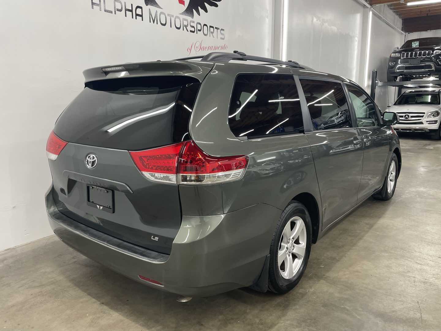 2013 Toyota Sienna LE - Photo 8