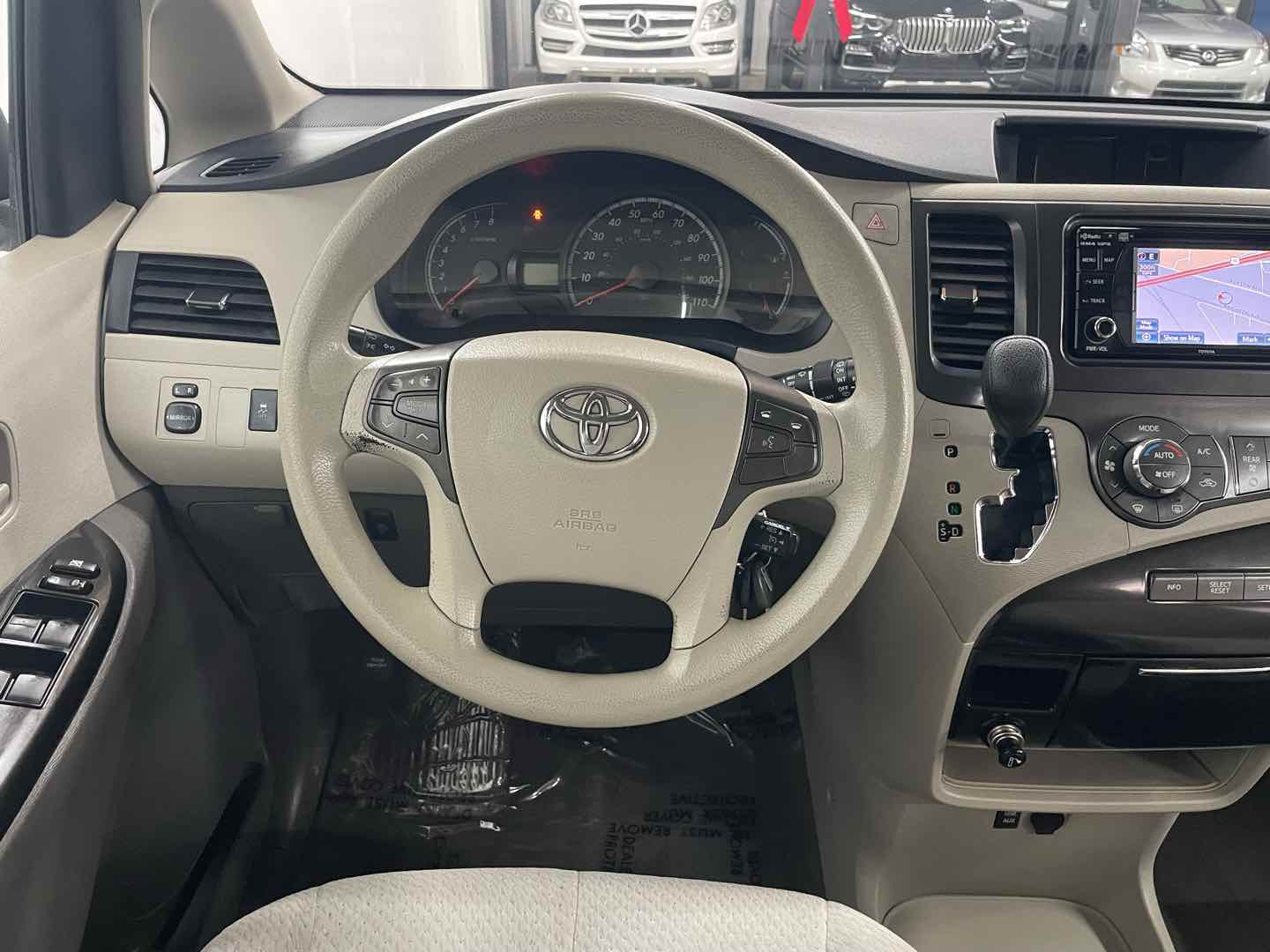 2013 Toyota Sienna LE - Photo 17