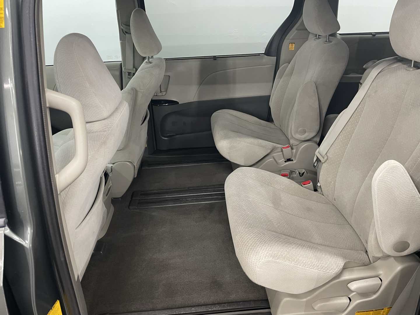 2013 Toyota Sienna LE - Photo 21