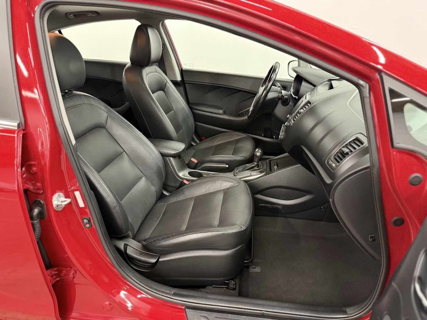 2016 Kia Forte EX - Photo 16
