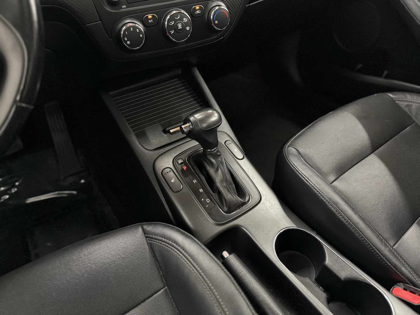 2016 Kia Forte EX - Photo 21