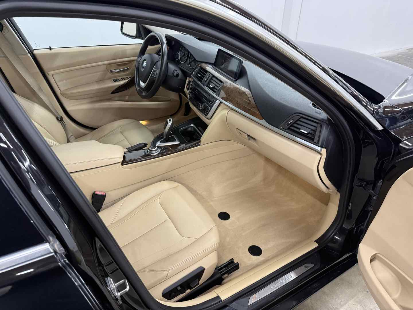 2013 BMW 3 Series 328i - Photo 17