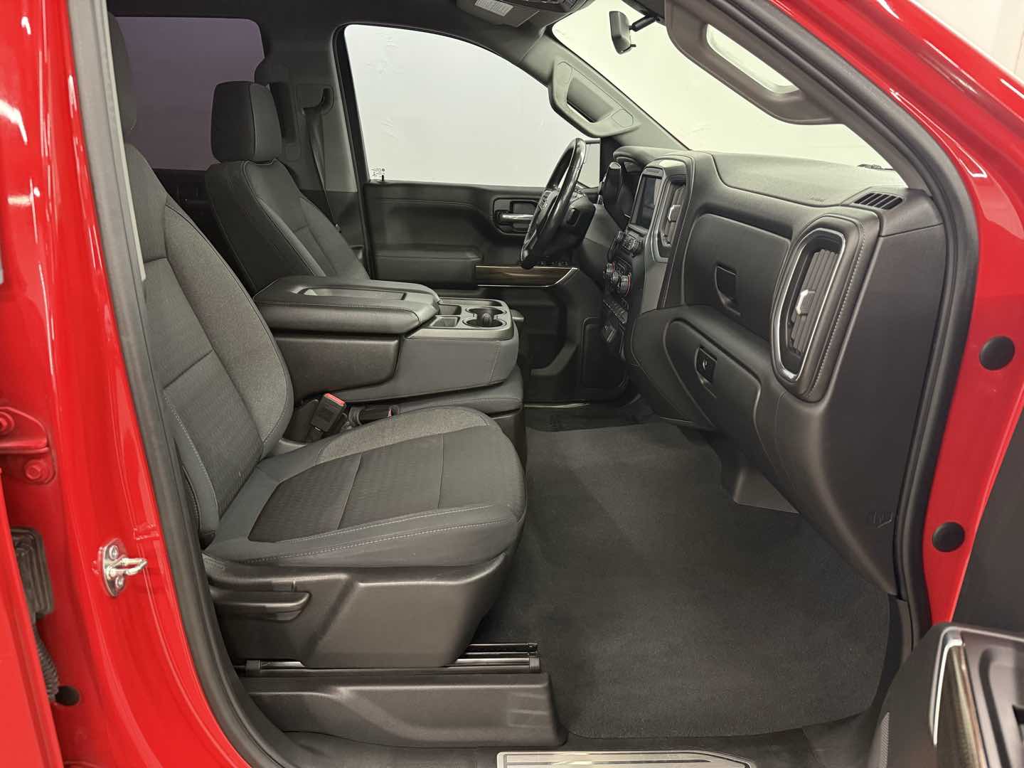 2019 Chevrolet Silverado 1500 LT - Photo 17