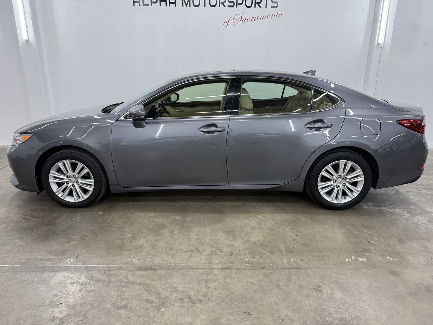 2015 Lexus ES 350 - Photo 2