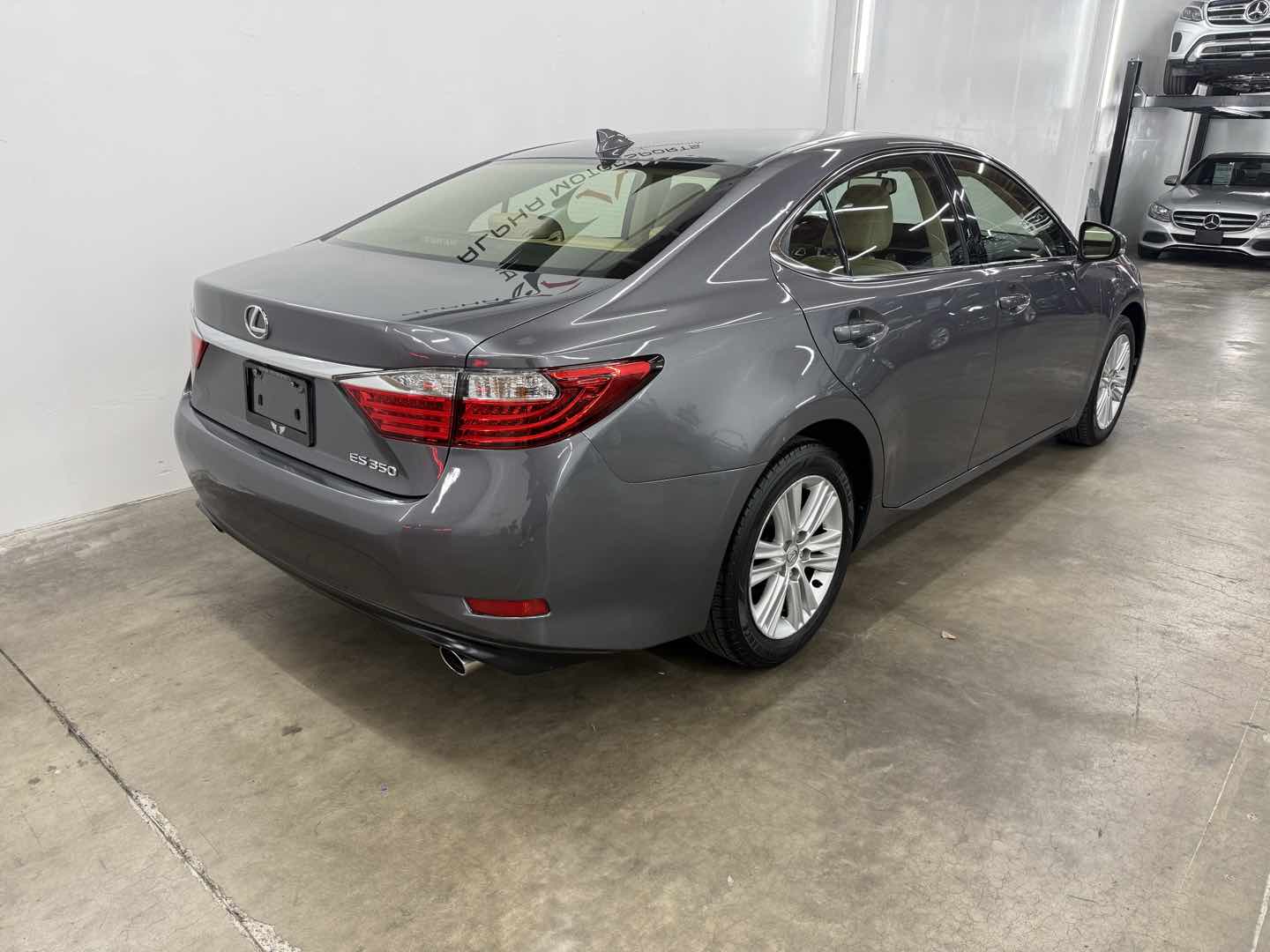 2015 Lexus ES 350 - Photo 8