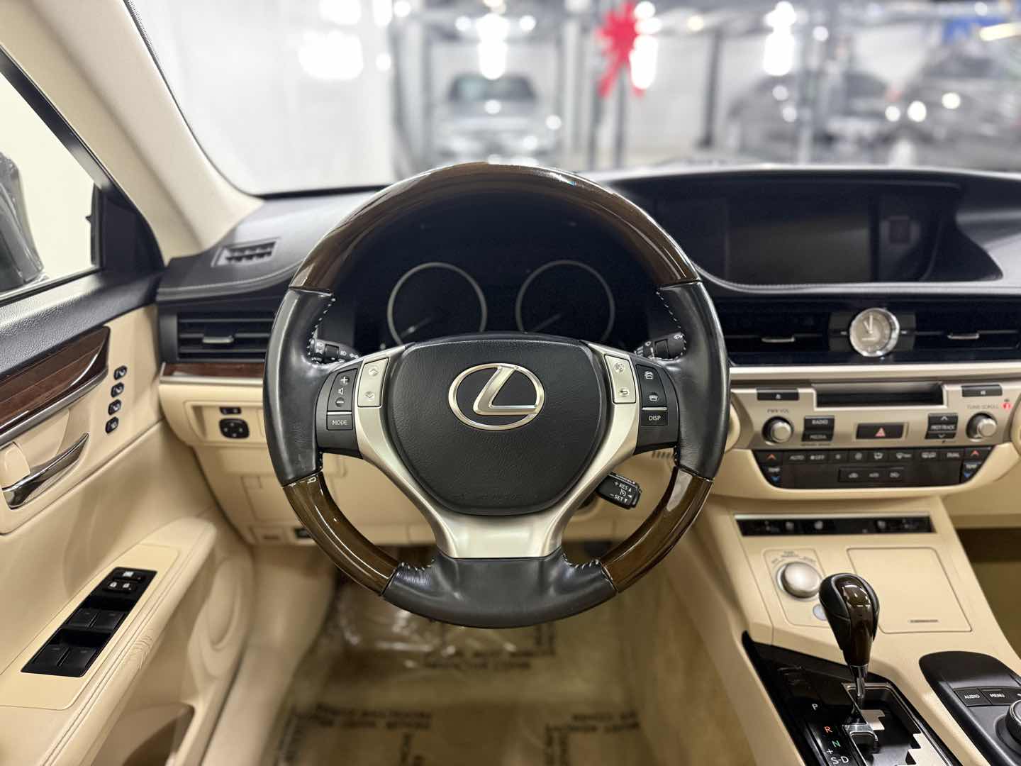2015 Lexus ES 350 - Photo 22