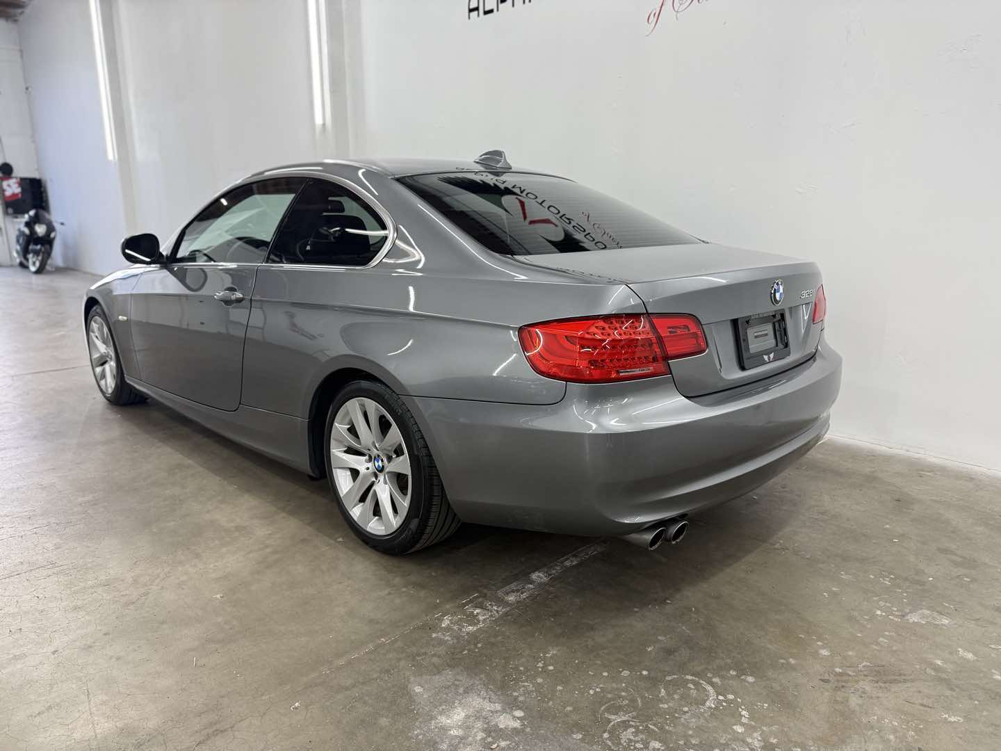2011 BMW 3 Series 328i - Photo 4