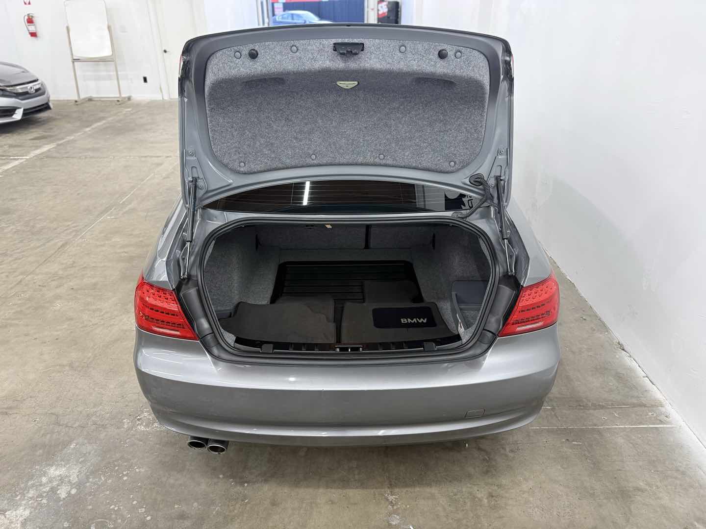 2011 BMW 3 Series 328i - Photo 14