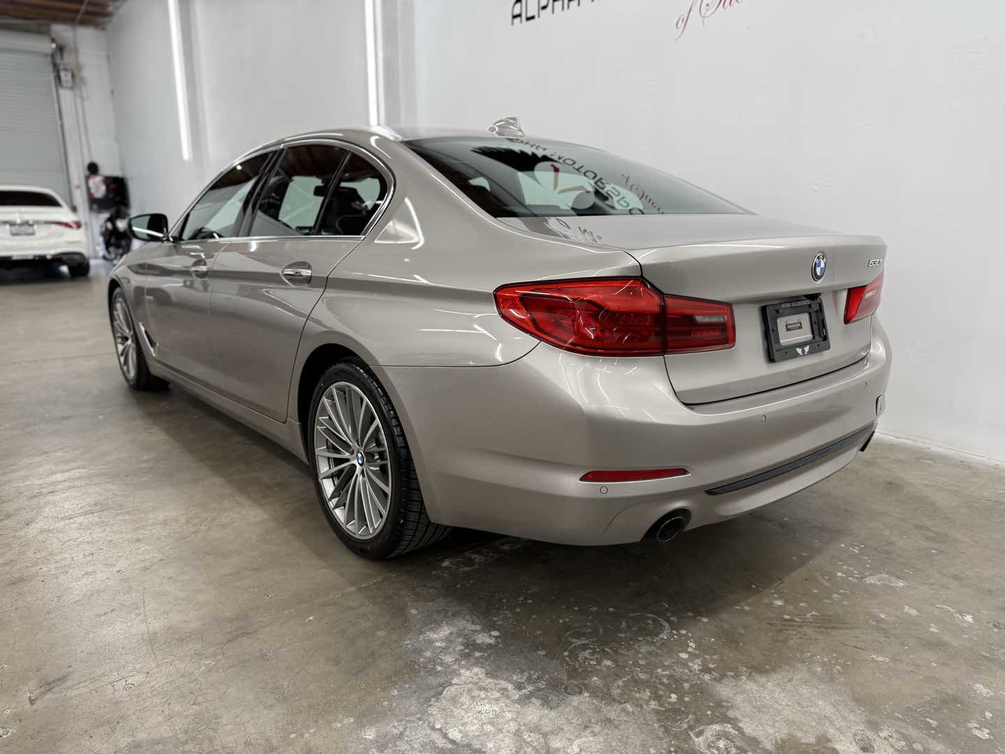 2018 BMW 5 Series 530i - Photo 4