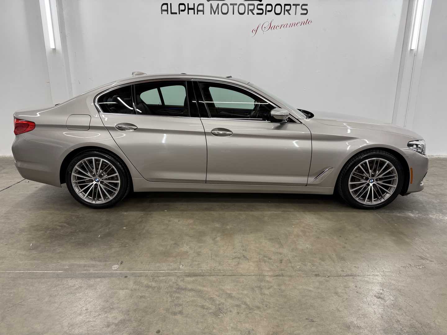 2018 BMW 5 Series 530i - Photo 8