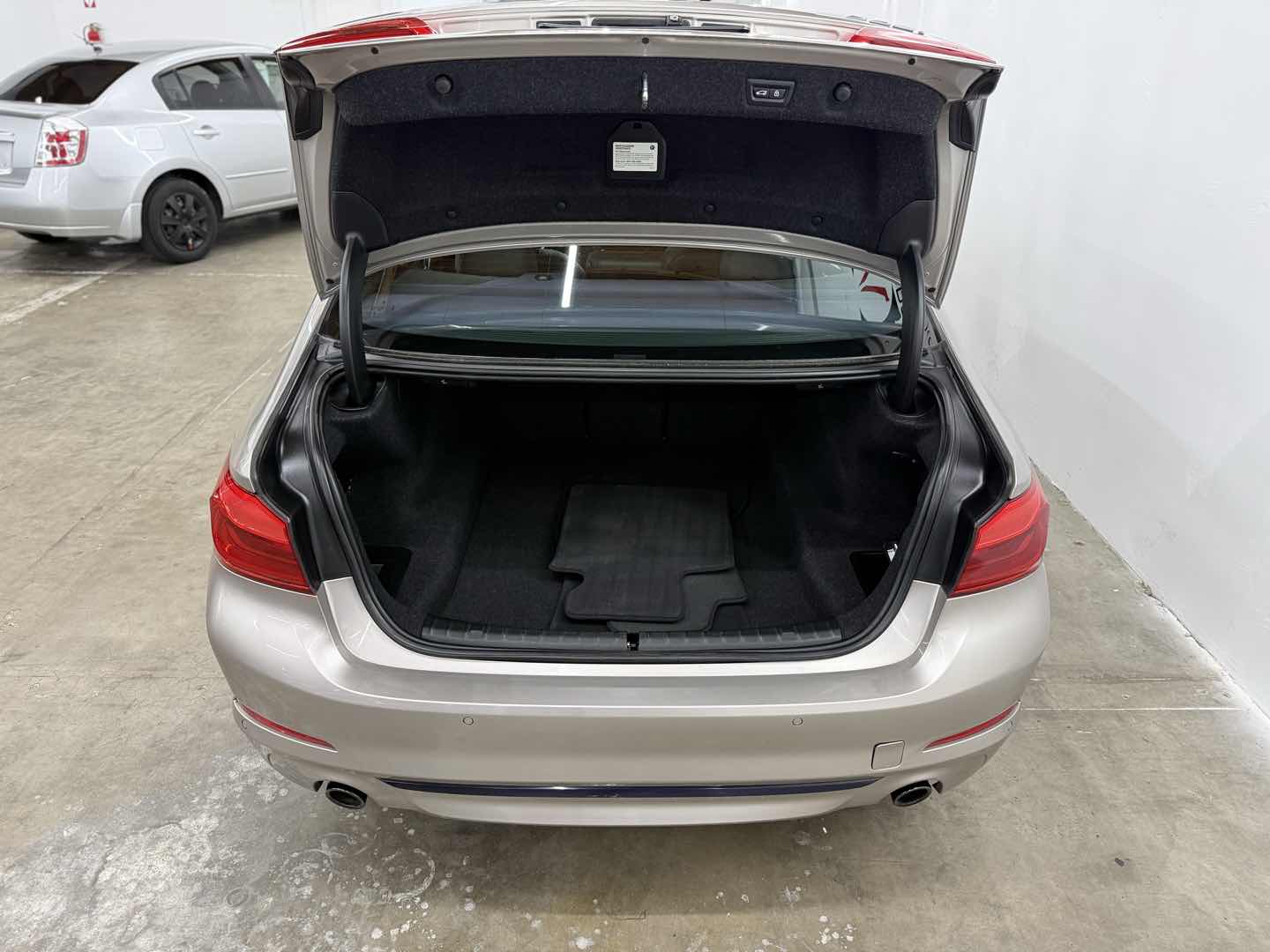 2018 BMW 5 Series 530i - Photo 14