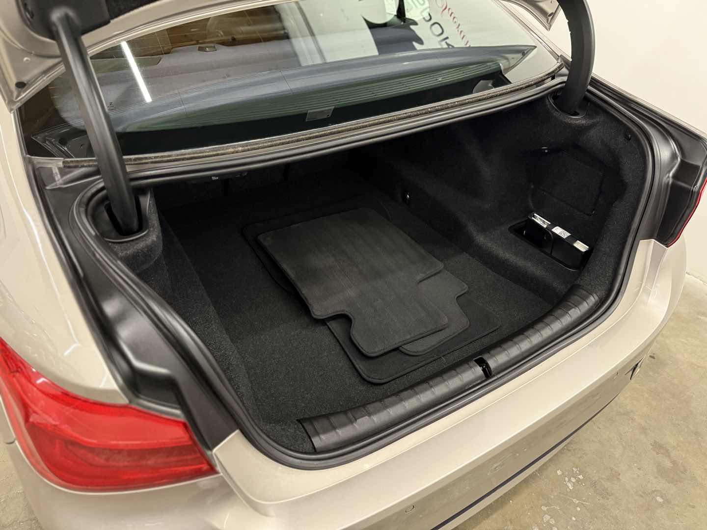 2018 BMW 5 Series 530i - Photo 15