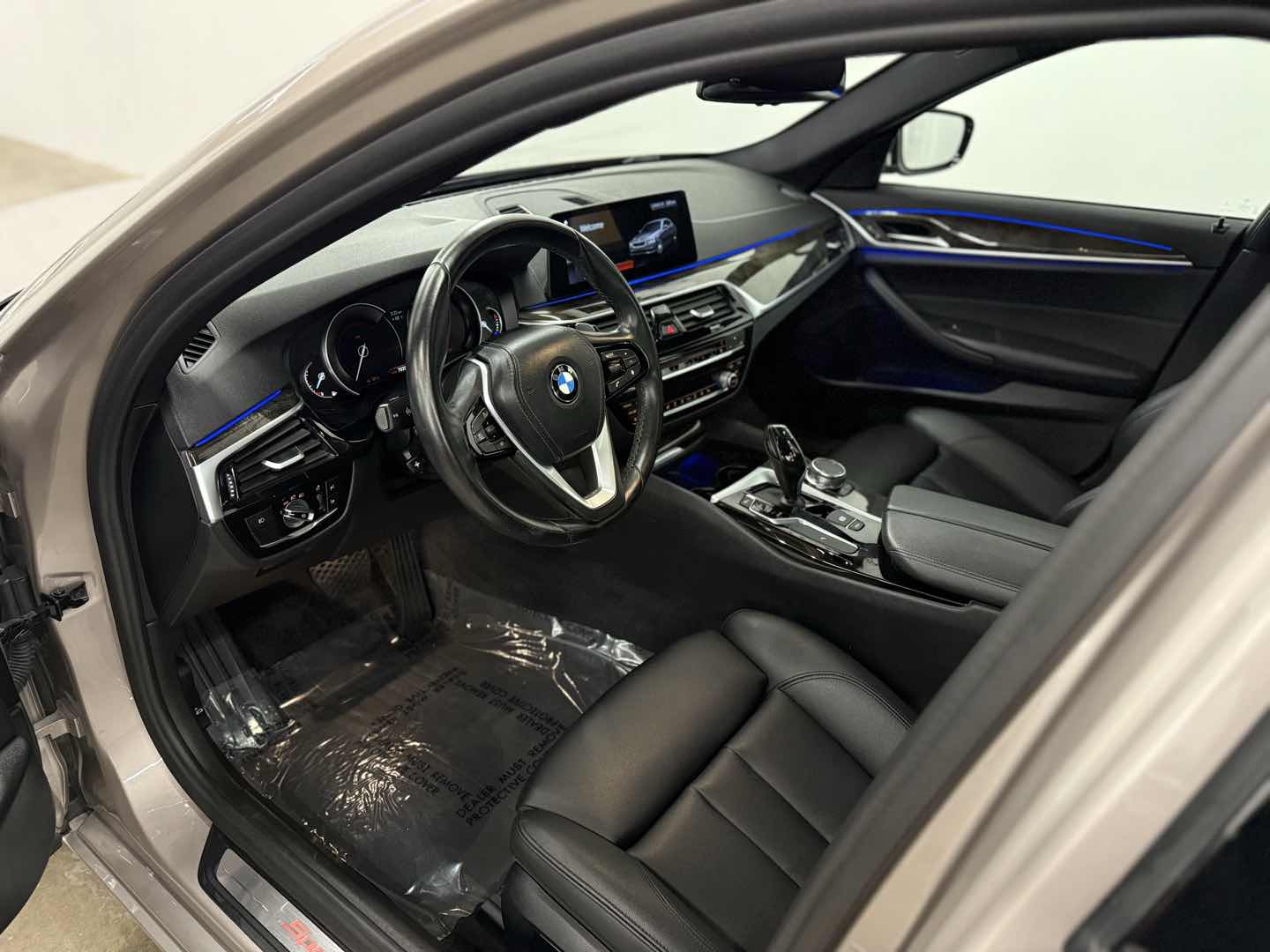2018 BMW 5 Series 530i - Photo 17