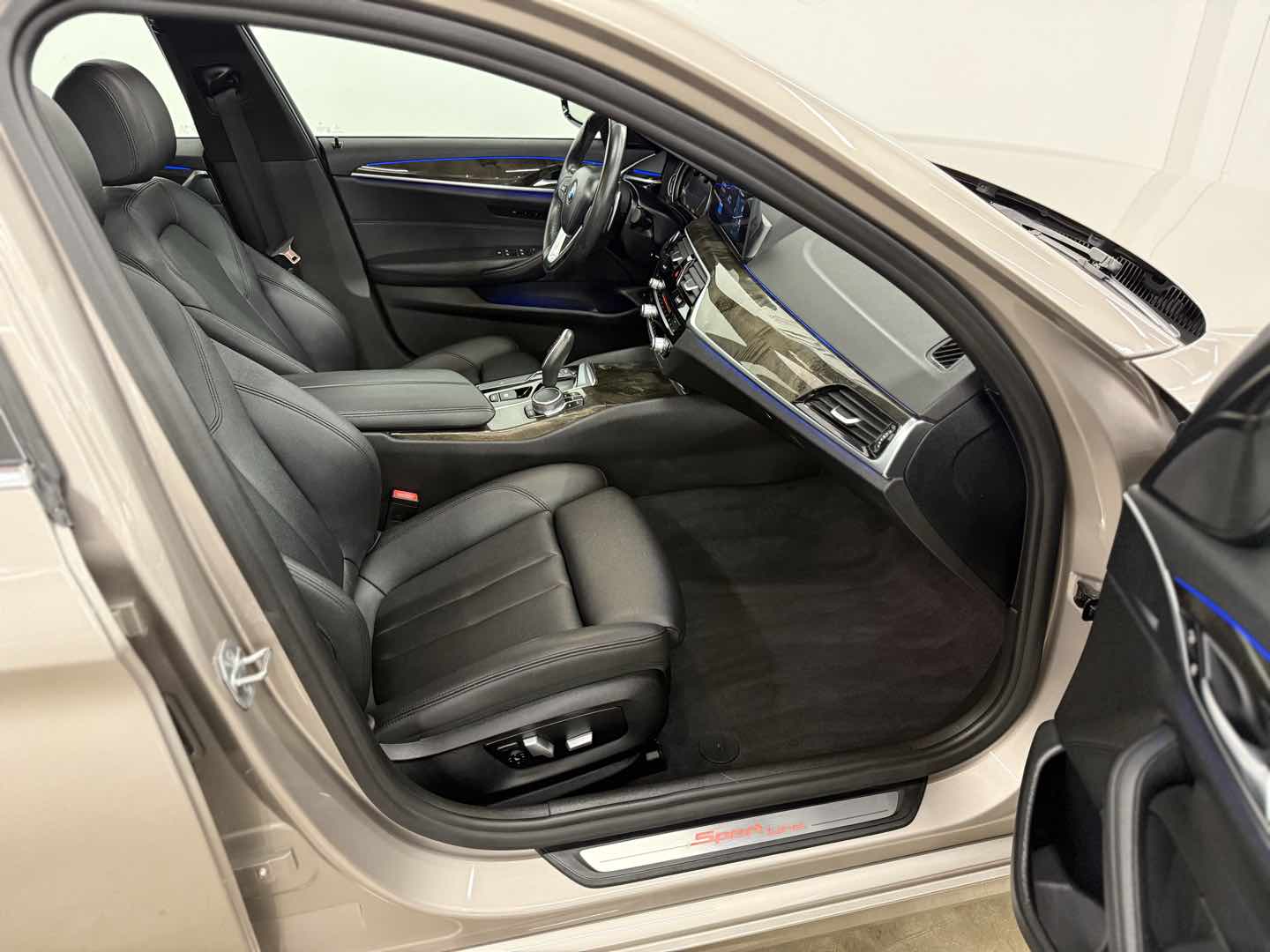 2018 BMW 5 Series 530i - Photo 22