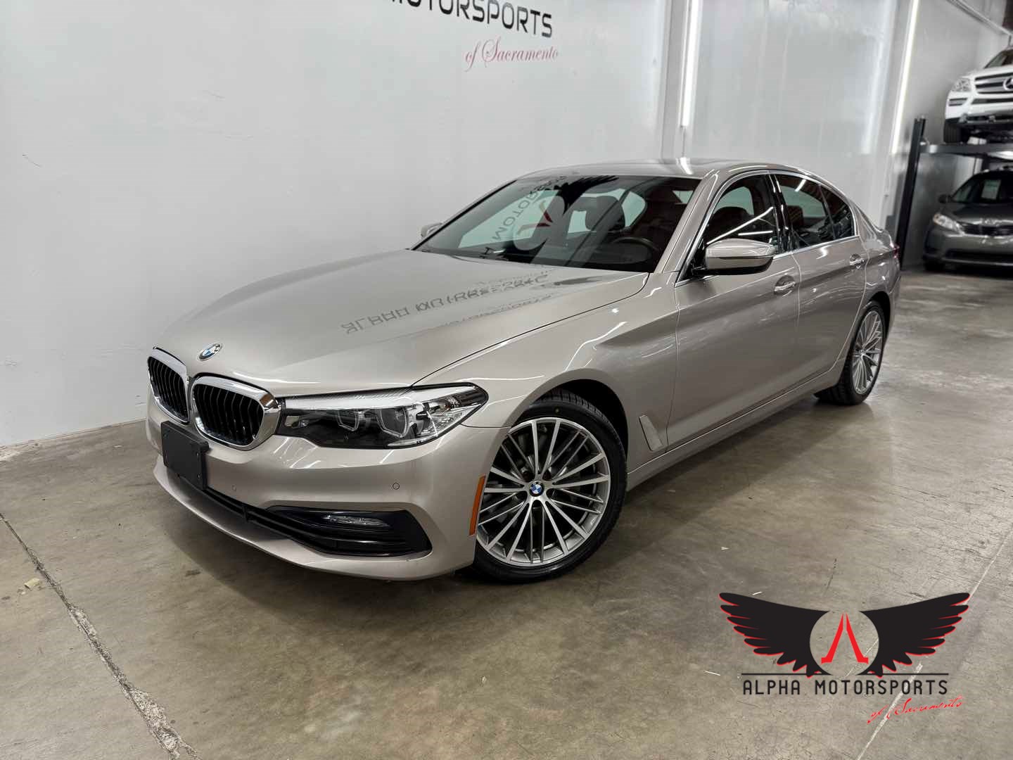 2018 BMW 5 Series 530i Sedan's photo
