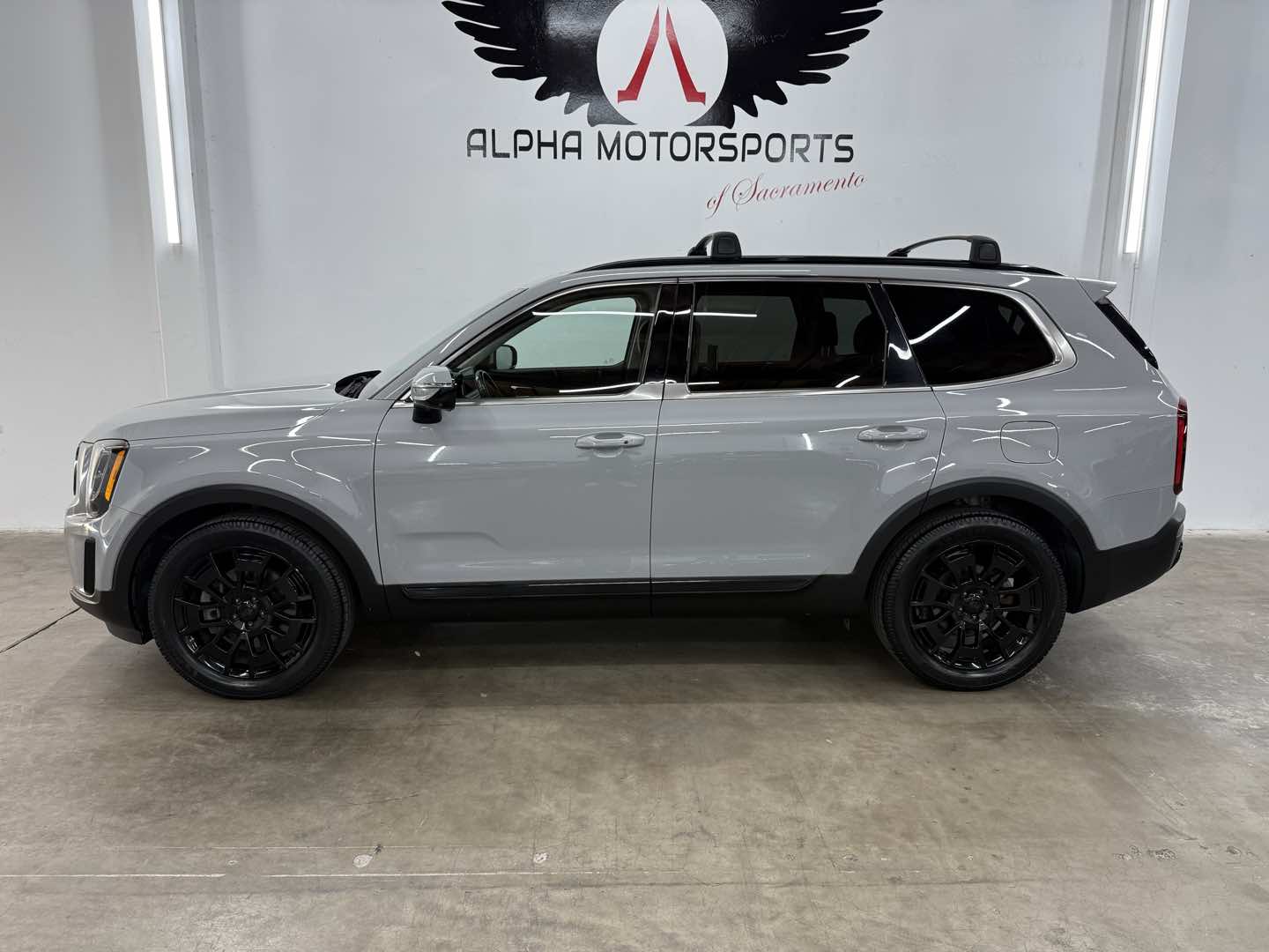 Photo 3 of this Kia Telluride