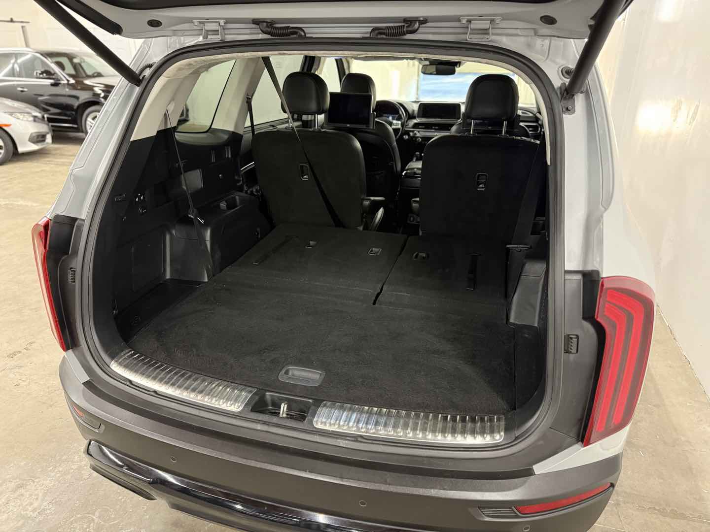 Photo 14 of this Kia Telluride