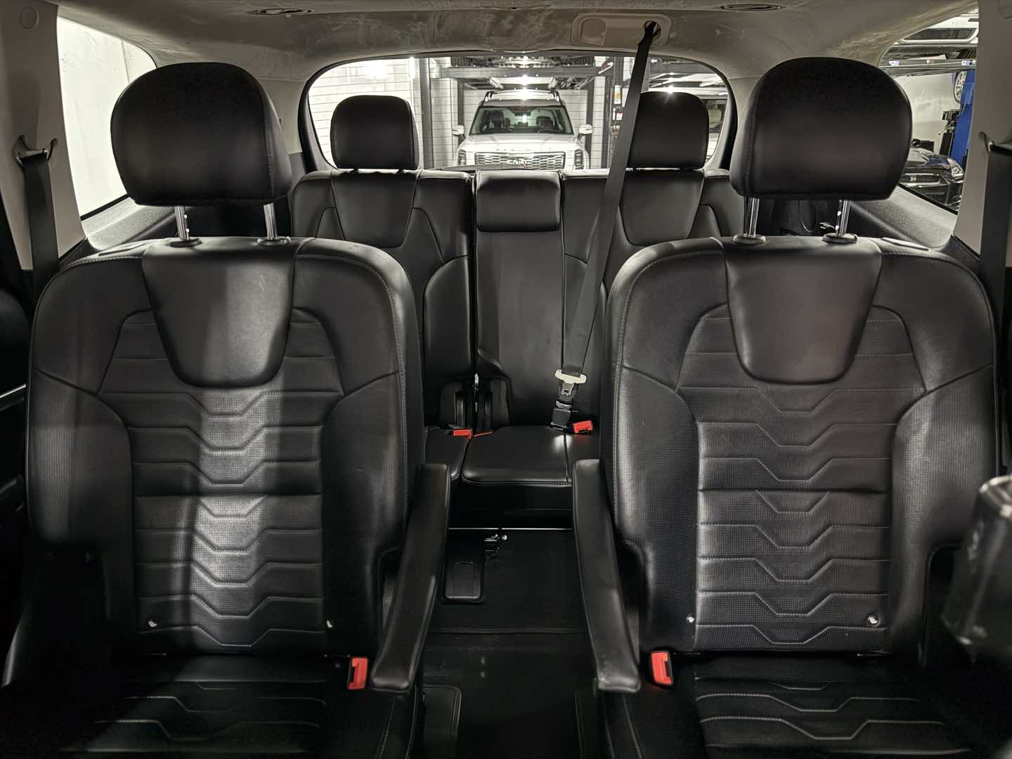 Photo 18 of this Kia Telluride