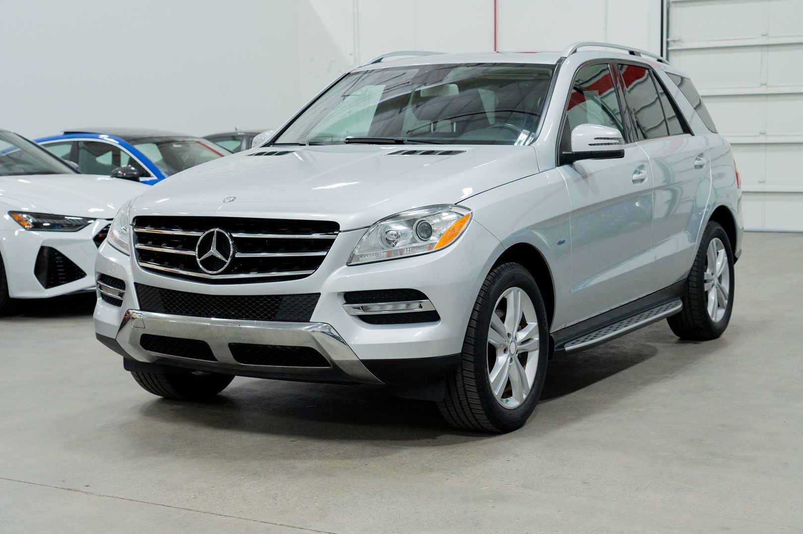 2012 Mercedes Benz ML 350 4MATIC photo 2