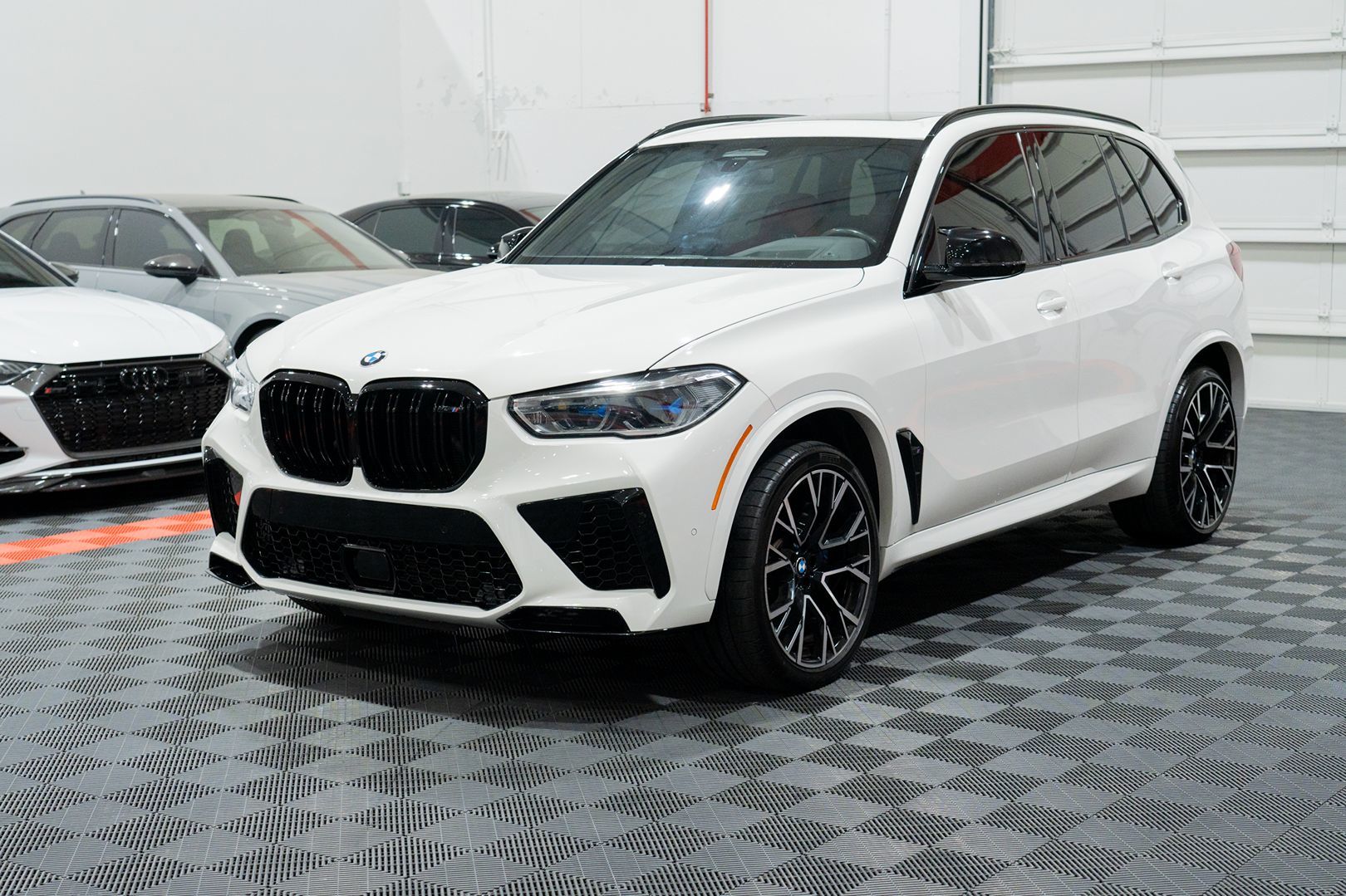 Photo 3 of this BMW X5M