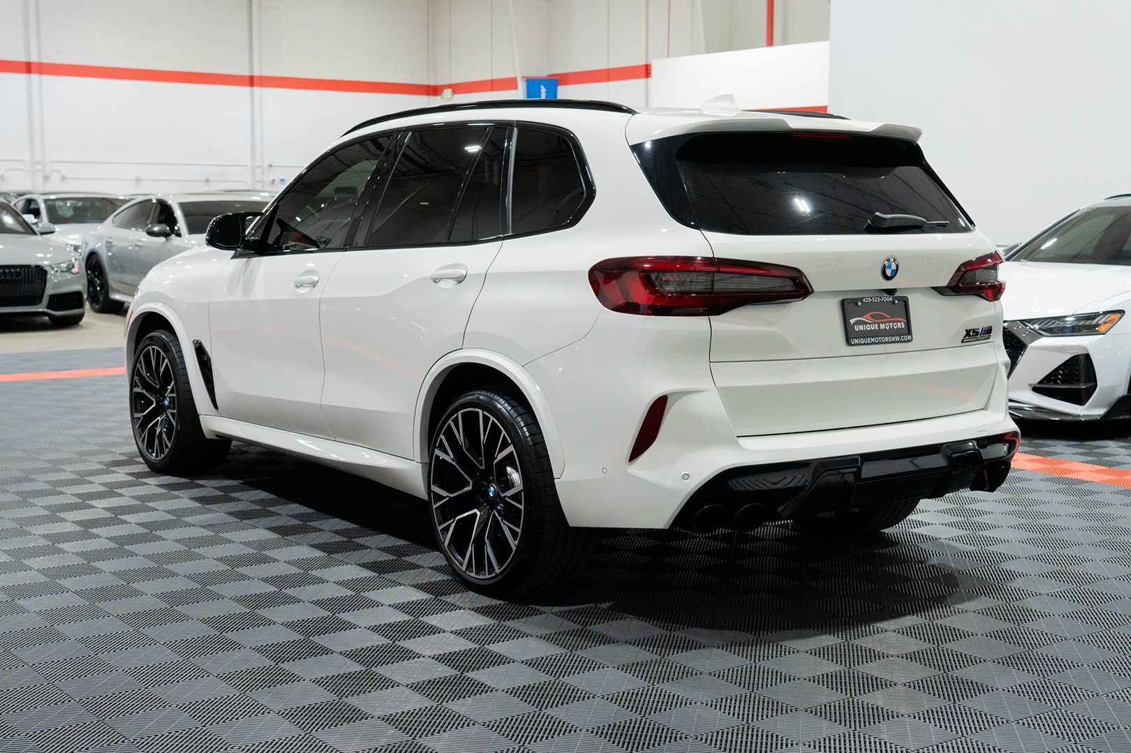 Photo 4 of this BMW X5M