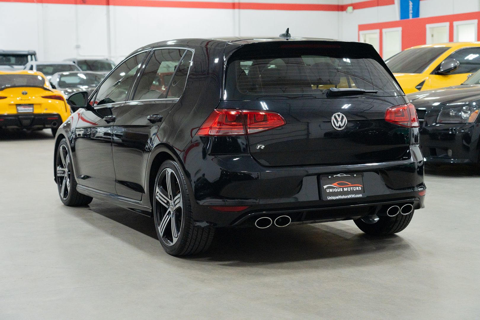 2016 Volkswagen Golf R photo 3