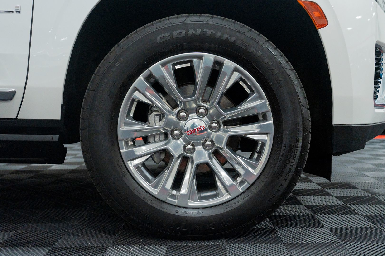 Photo 16 of this GMC Yukon