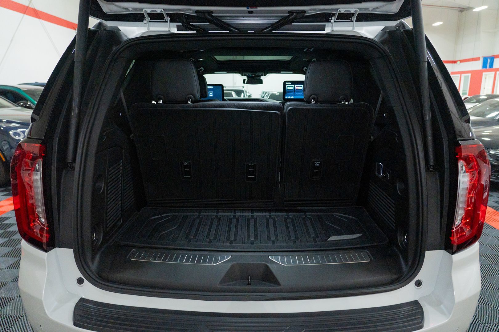 Photo 34 of this GMC Yukon