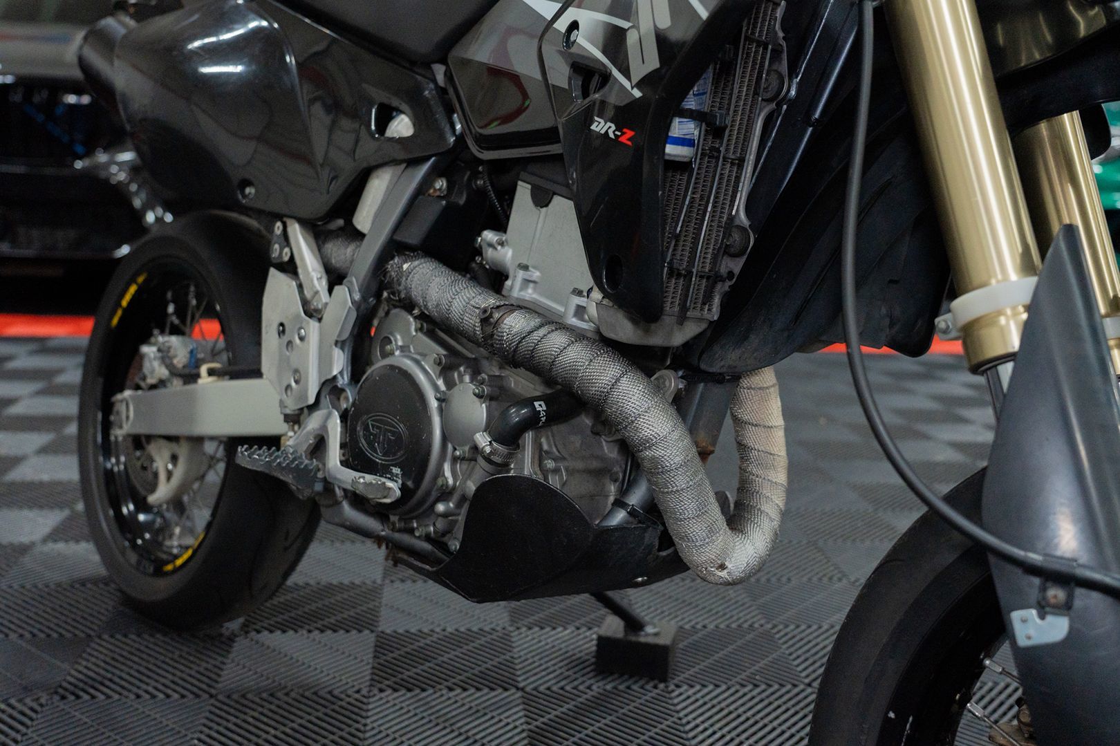 Photo 9 of this Suzuki DR-Z 400SM