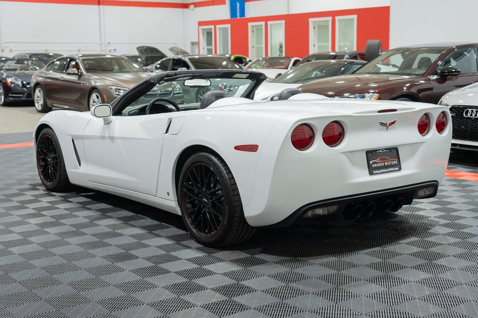 Photo 4 of this Chevrolet Corvette