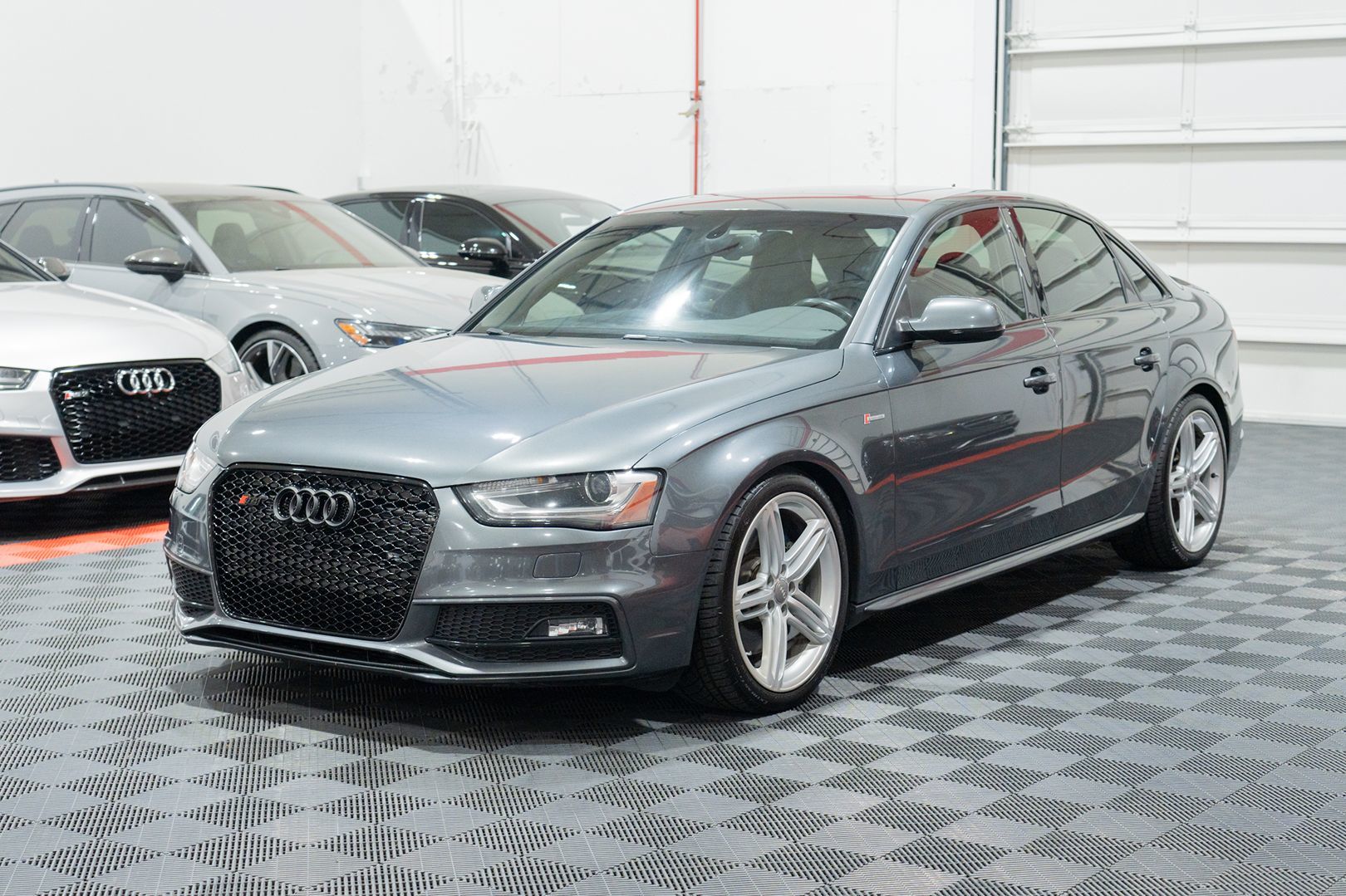 Photo 3 of this Audi S4