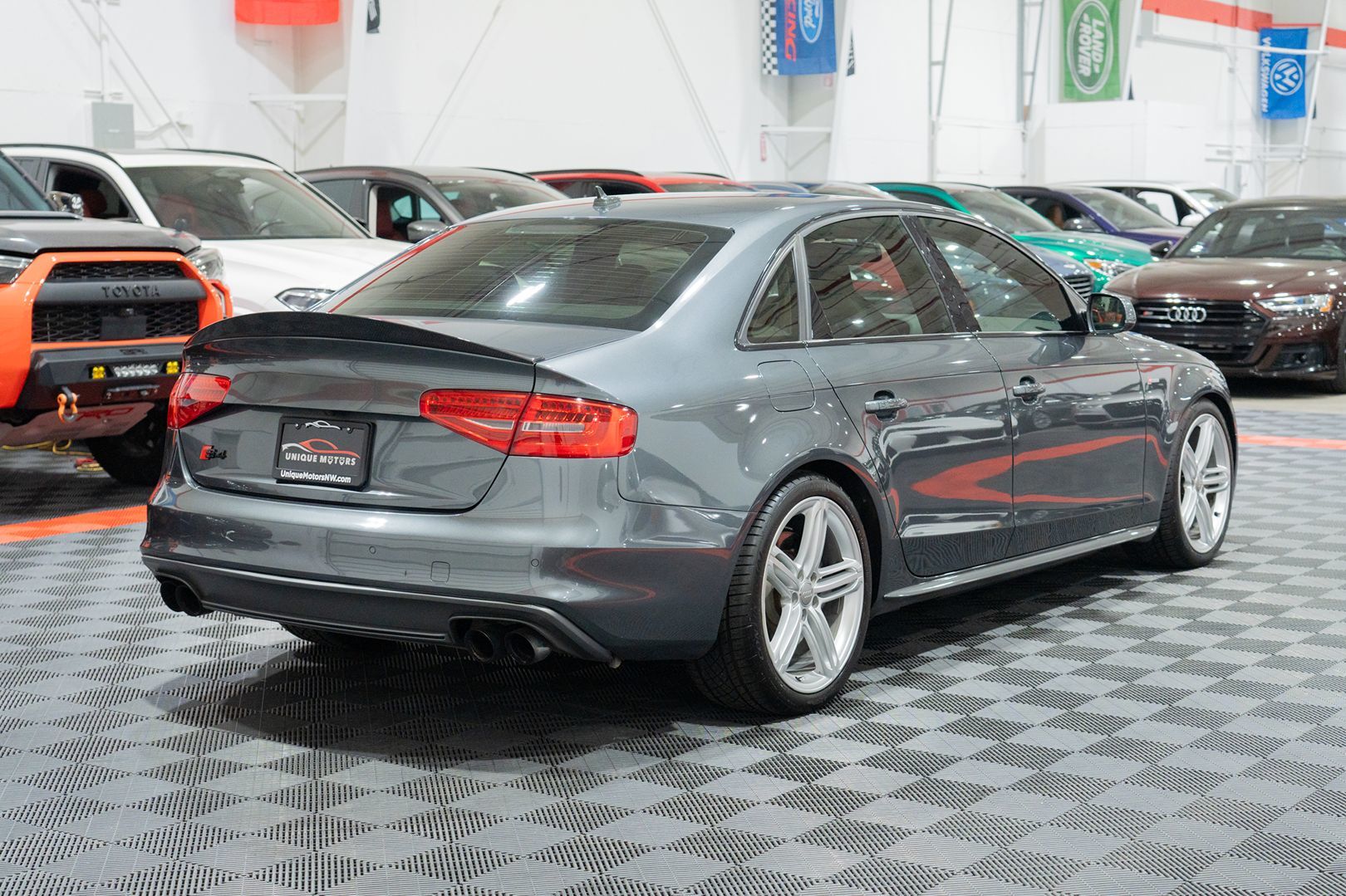 Photo 7 of this Audi S4