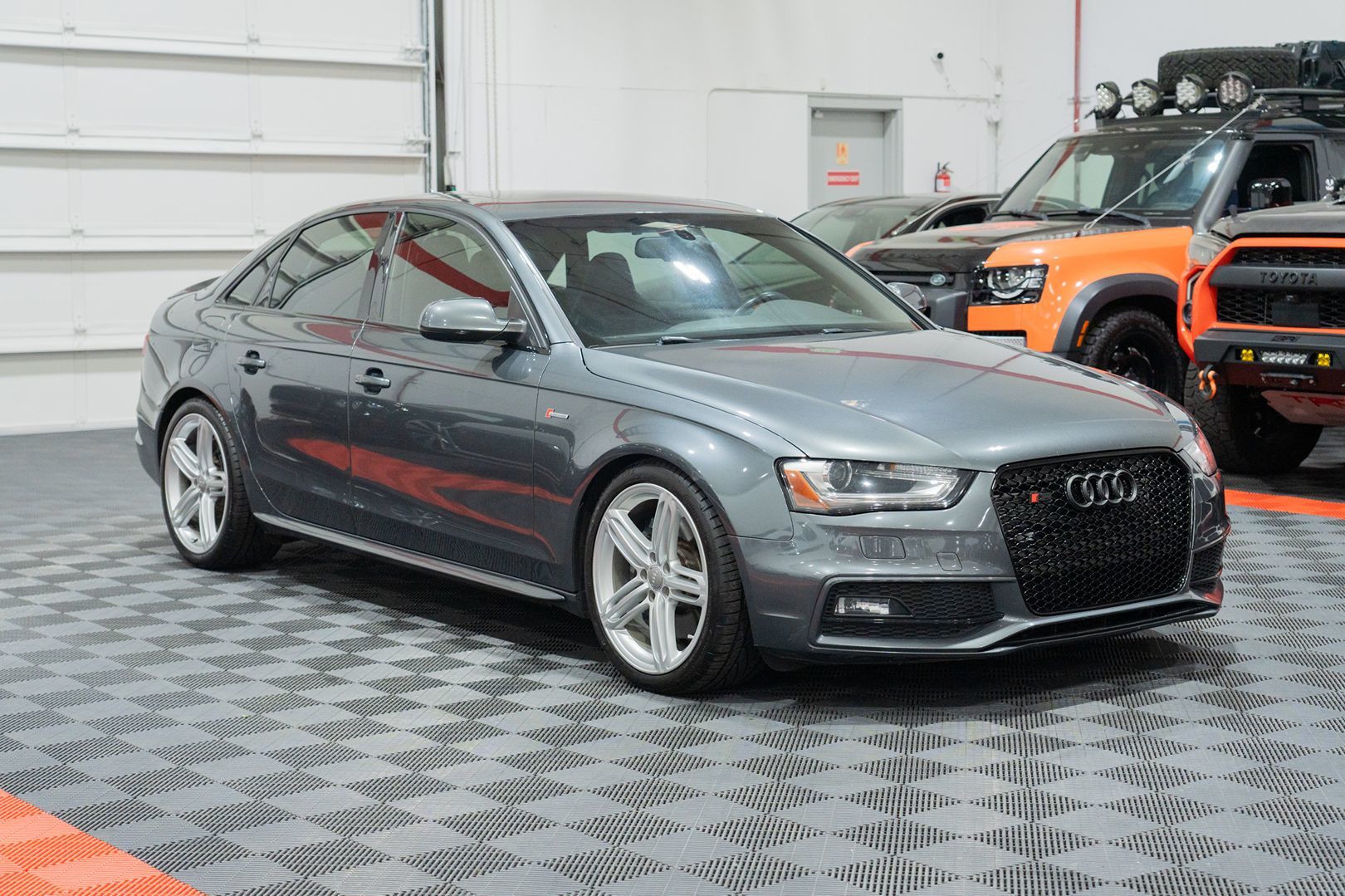 Photo 11 of this Audi S4