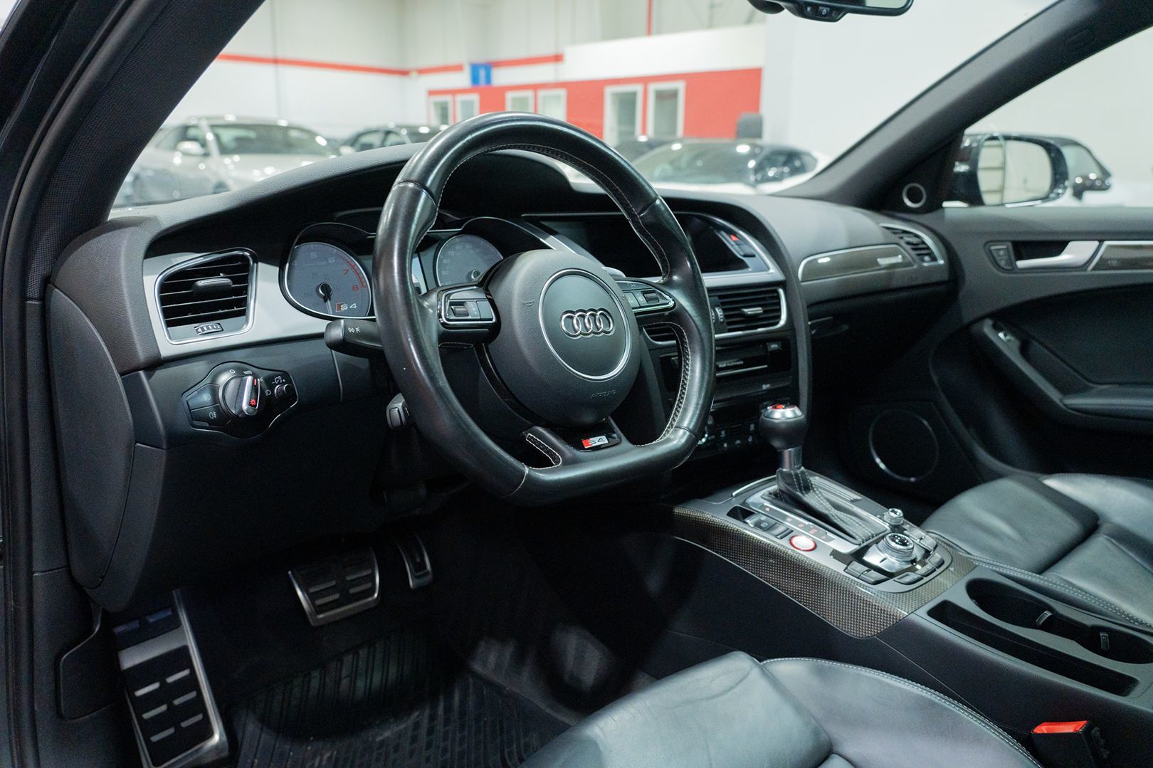 Photo 22 of this Audi S4