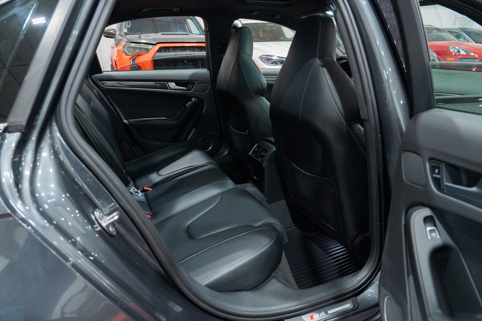Photo 31 of this Audi S4
