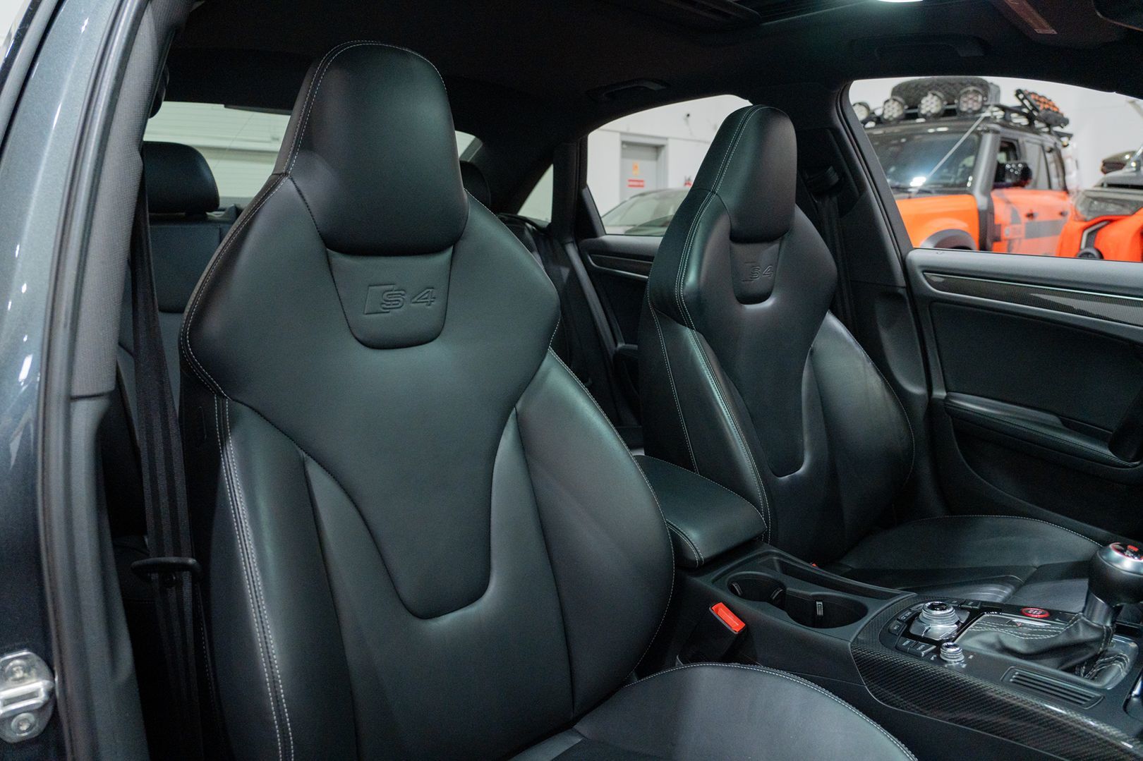 Photo 34 of this Audi S4