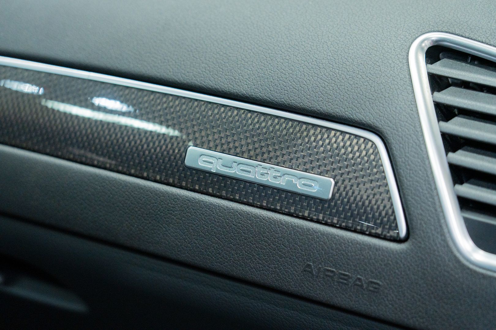 Photo 37 of this Audi S4