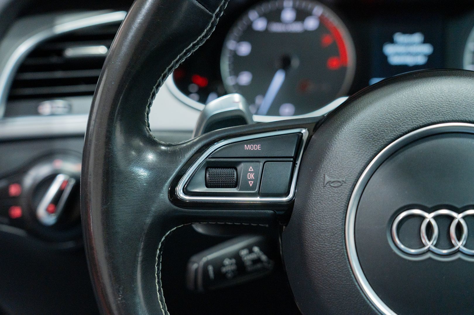 Photo 39 of this Audi S4